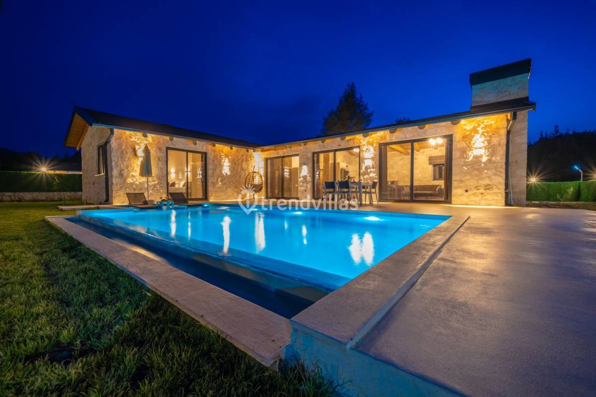 Villa Casaba Uğrar