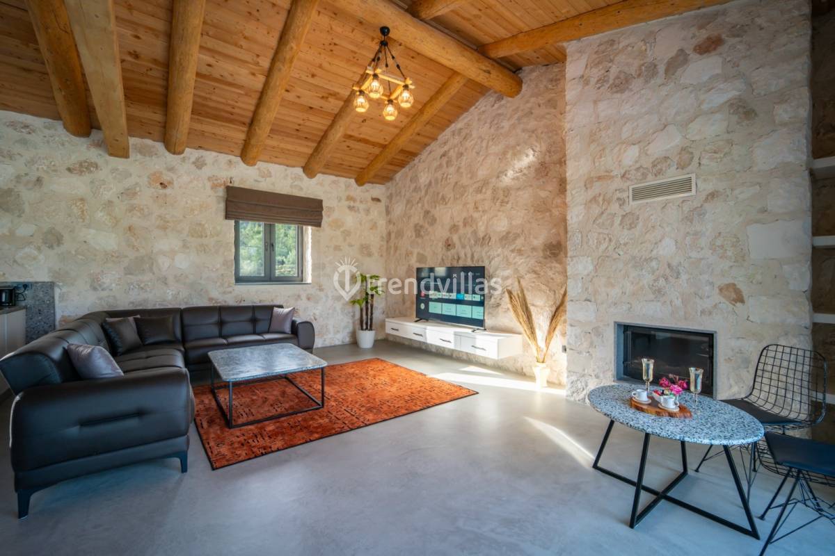 Villa Casaba Uğrar
