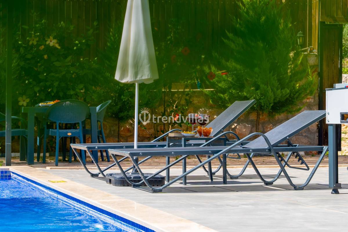 Villa İron