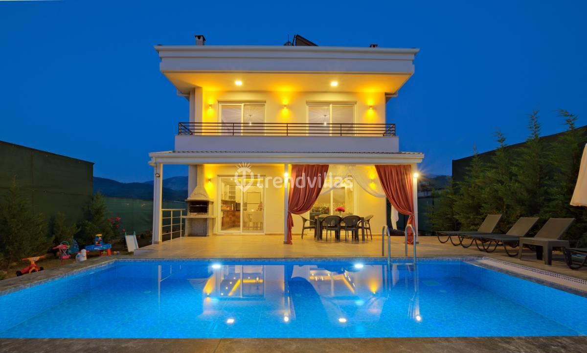 Villa Lara Shine