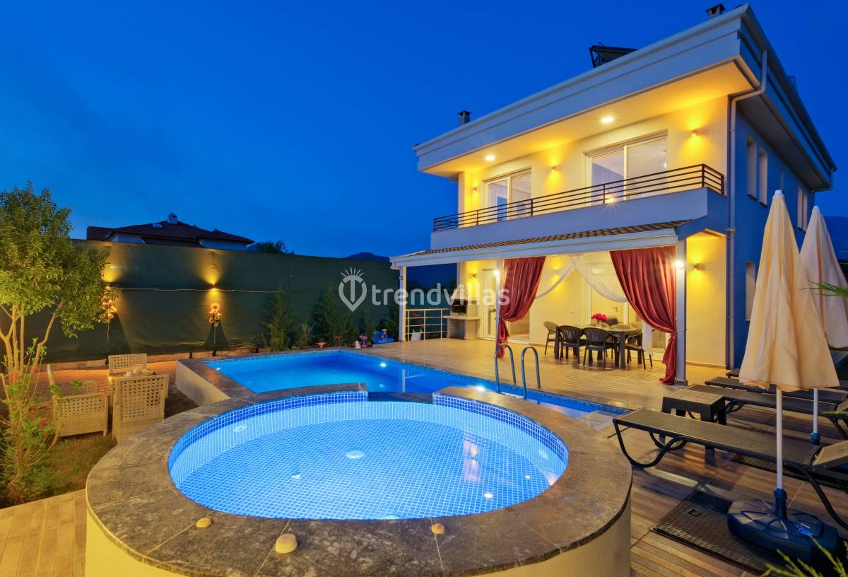 Villa Lara Shine