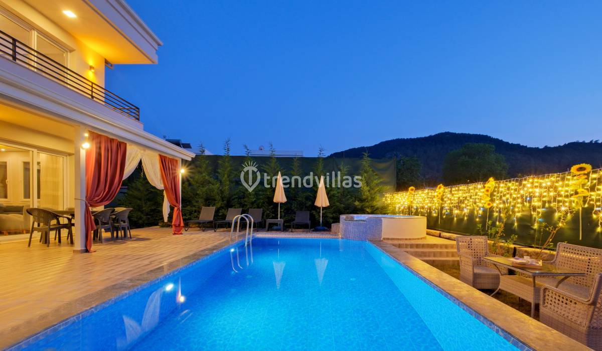 Villa Lara Shine